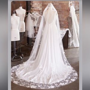 Maggie Sottero Lavinia Veil